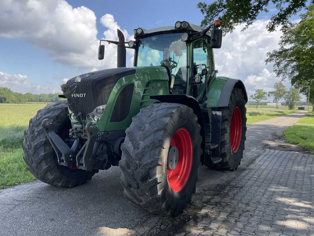2011 Fendt 939 Vario (946) Four-wheel drive agricultural tractor