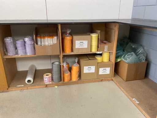 Lot de fournitures de peinture