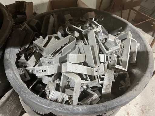 Partia materia?u mocuj?cego