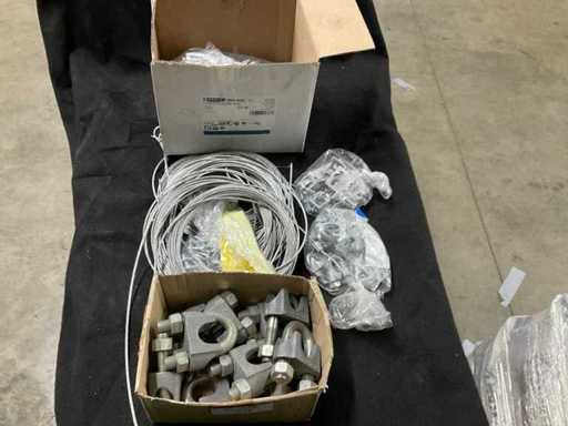 Lotto di funi d'acciaio e accessori