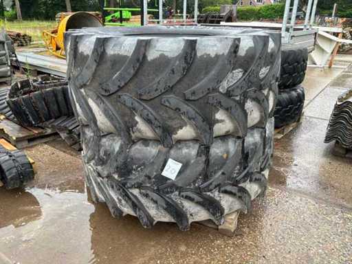 Vredestein Traxion Tires (2x)