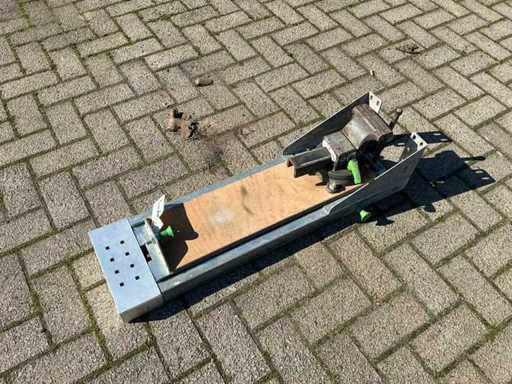 Zusammenklappbarer Schraubstock für Nutzfahrzeuge