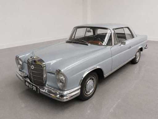 Mercedes-Benz 220 SE Coupé 1963 | Coupé de luxe classique allemand