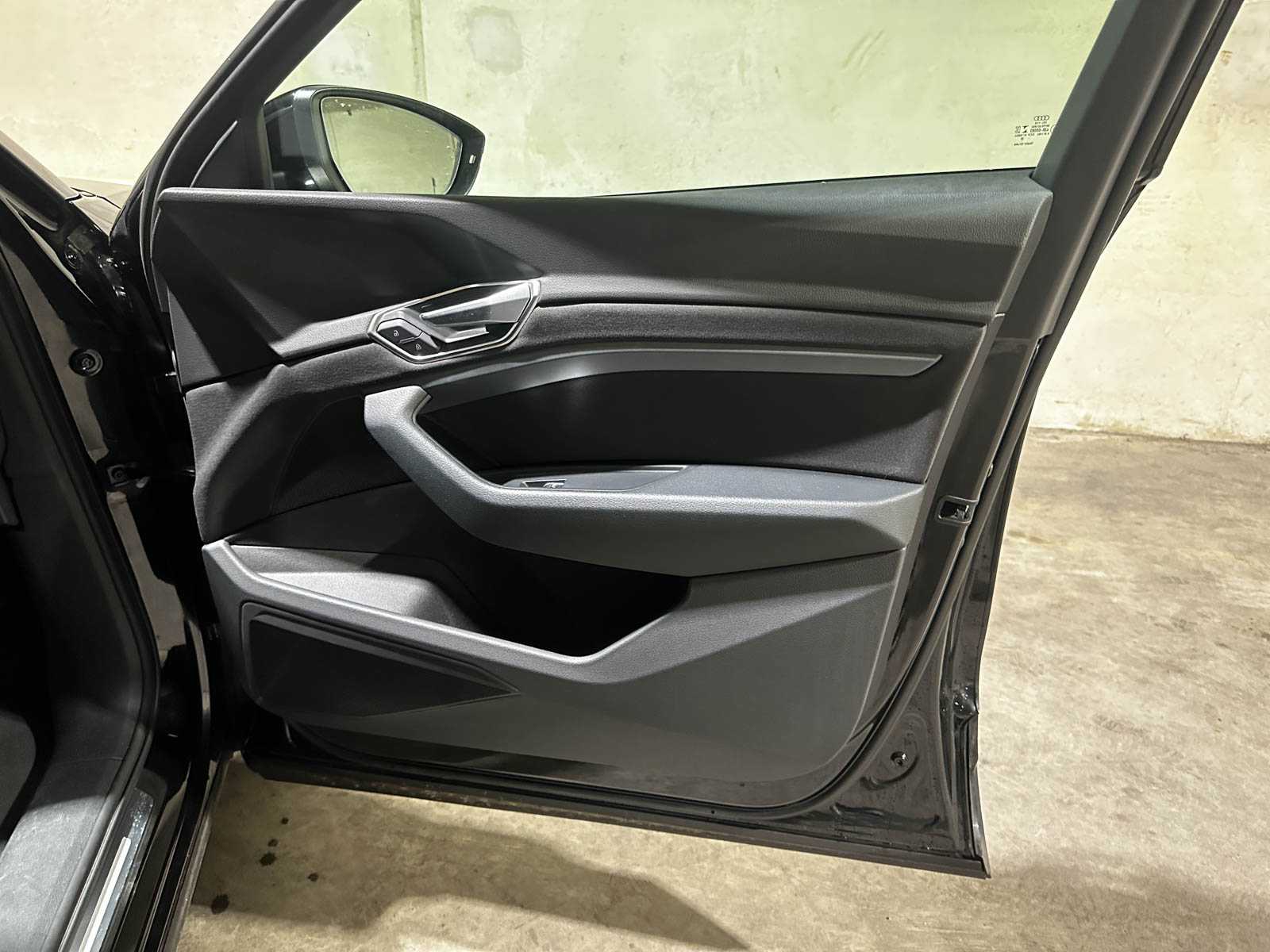 Audi e-tron 50 Quattro Business Edition 313pk 2020 (Origineel-NL), J-761-NS