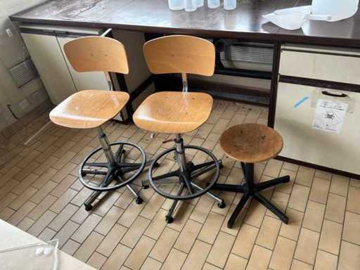 Scaune din lemn/metal cu scaun (3x)