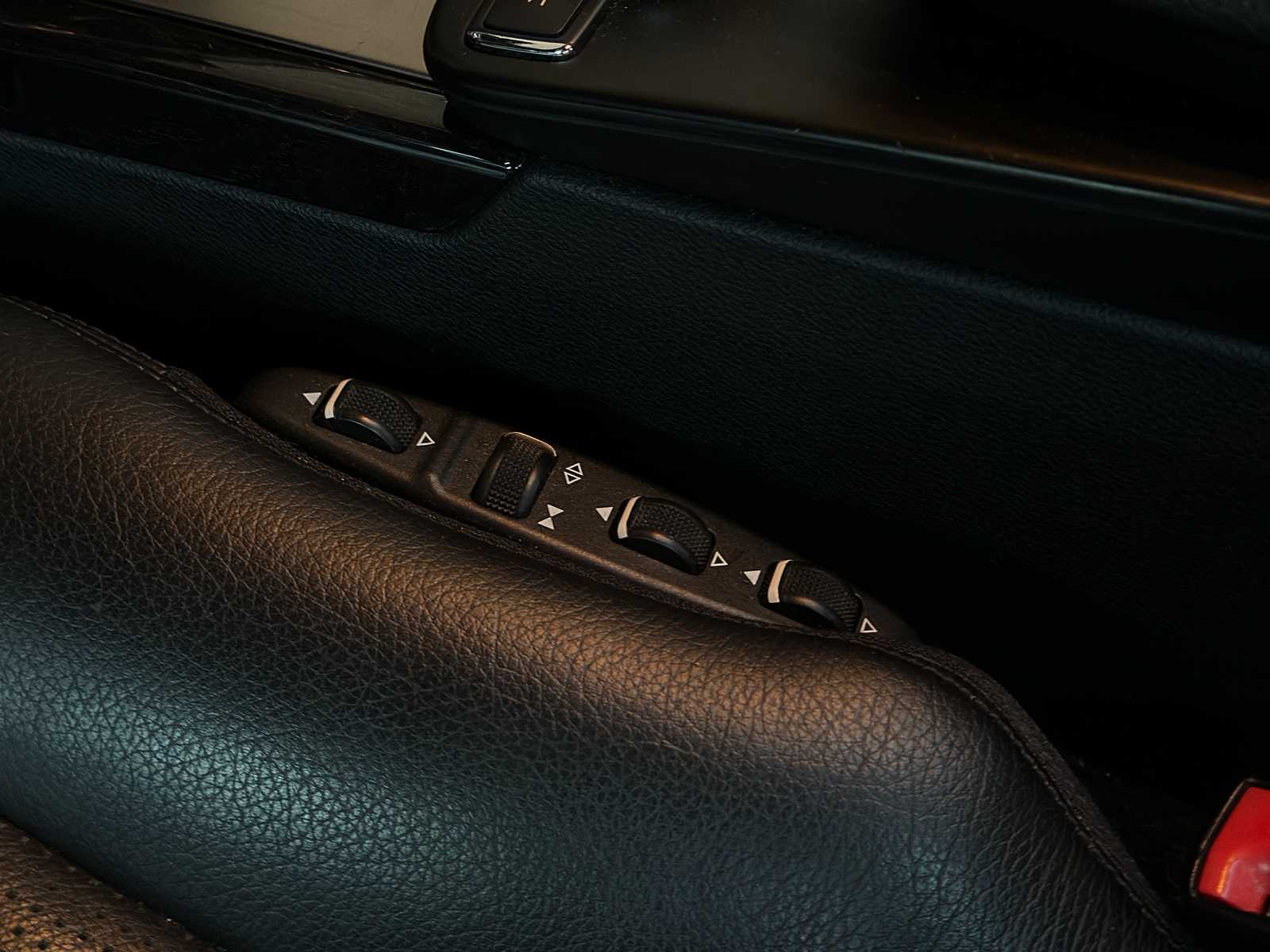 Mercedes-Benz E63 AMG 6.3 V8 -CARBON- 525pk 2010 (Origineel-NL) E-Klasse, 47-LKB-6