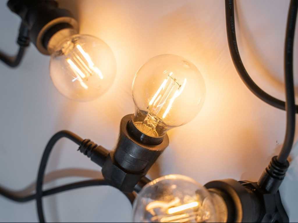 Ampoule LED à filament de verre ambré E27 G45 2W 2000K (50x)