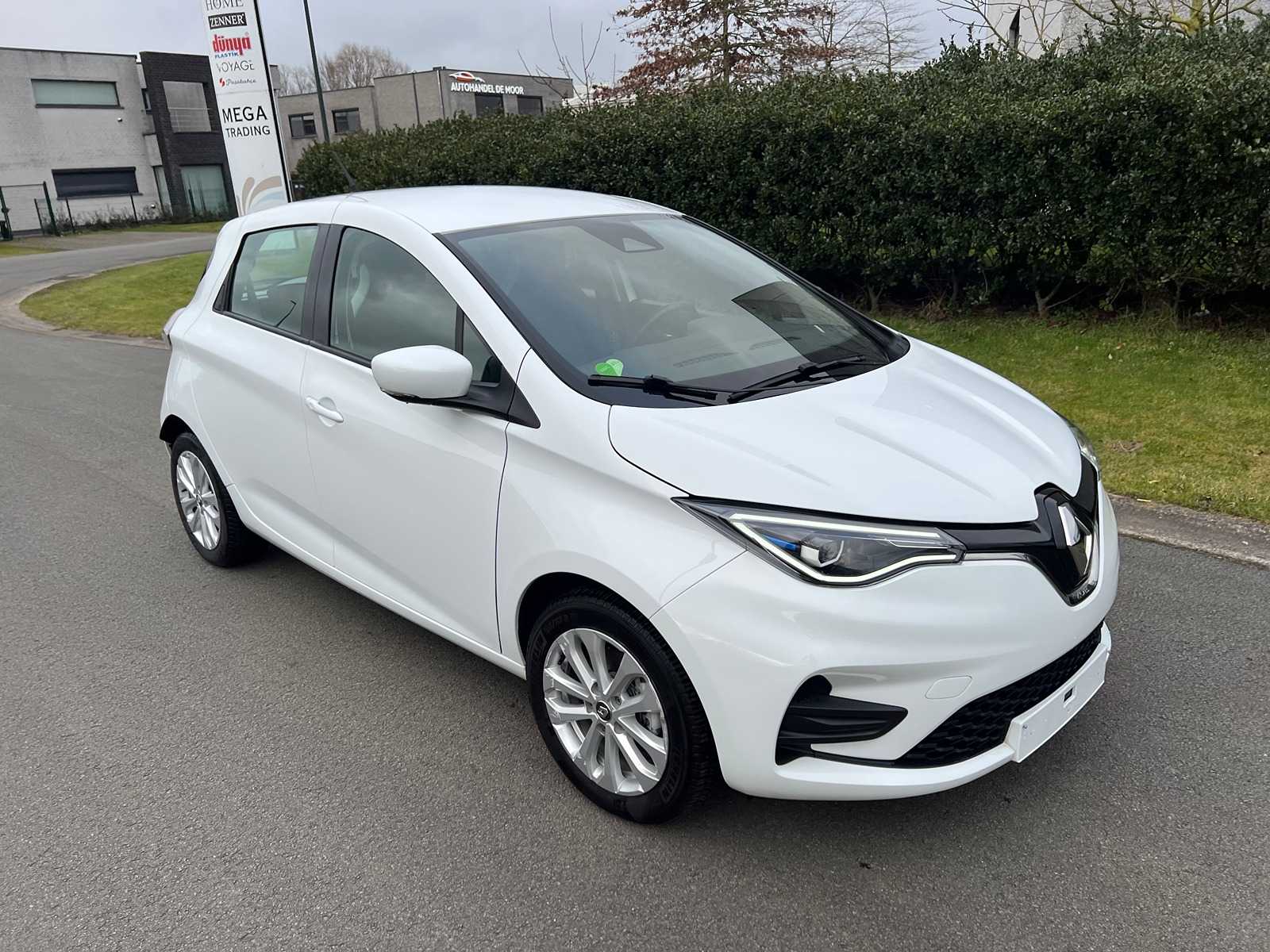 RENAULT – 2023 – ZOE – ELECTRIC – Passenger car