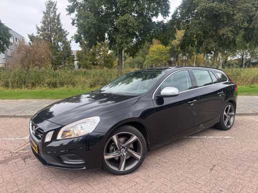 Volvo V60 1.6 T3 R-Design , ; 2-KBP-03