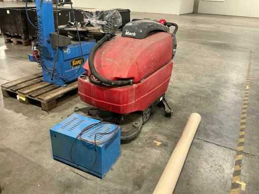 RCM 682 Zelfrijdende veegmachine