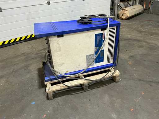 Hawker Perfect plus Acculader