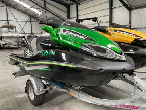 2x Kawasaki Ultra Wasserfahrzeug mit Anhänger (Ultra LX & 300X Supercharged)