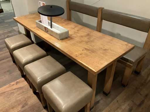 Capanne - Tavolo ristorante con sovrastruttura in marmo e illuminazione