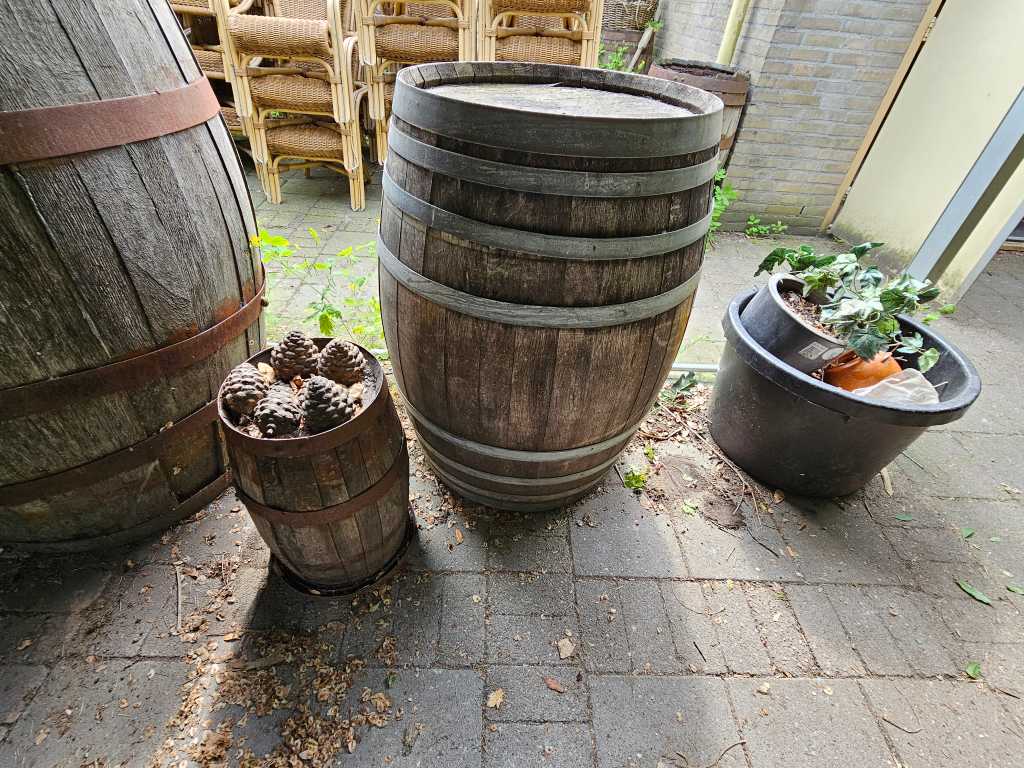 Wine barrel (4x)