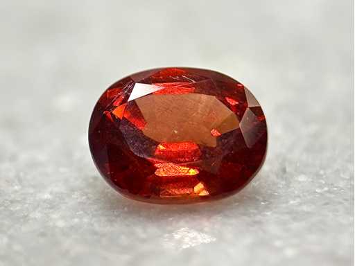 Almandien 3.83 carat natuurlijke almandien
