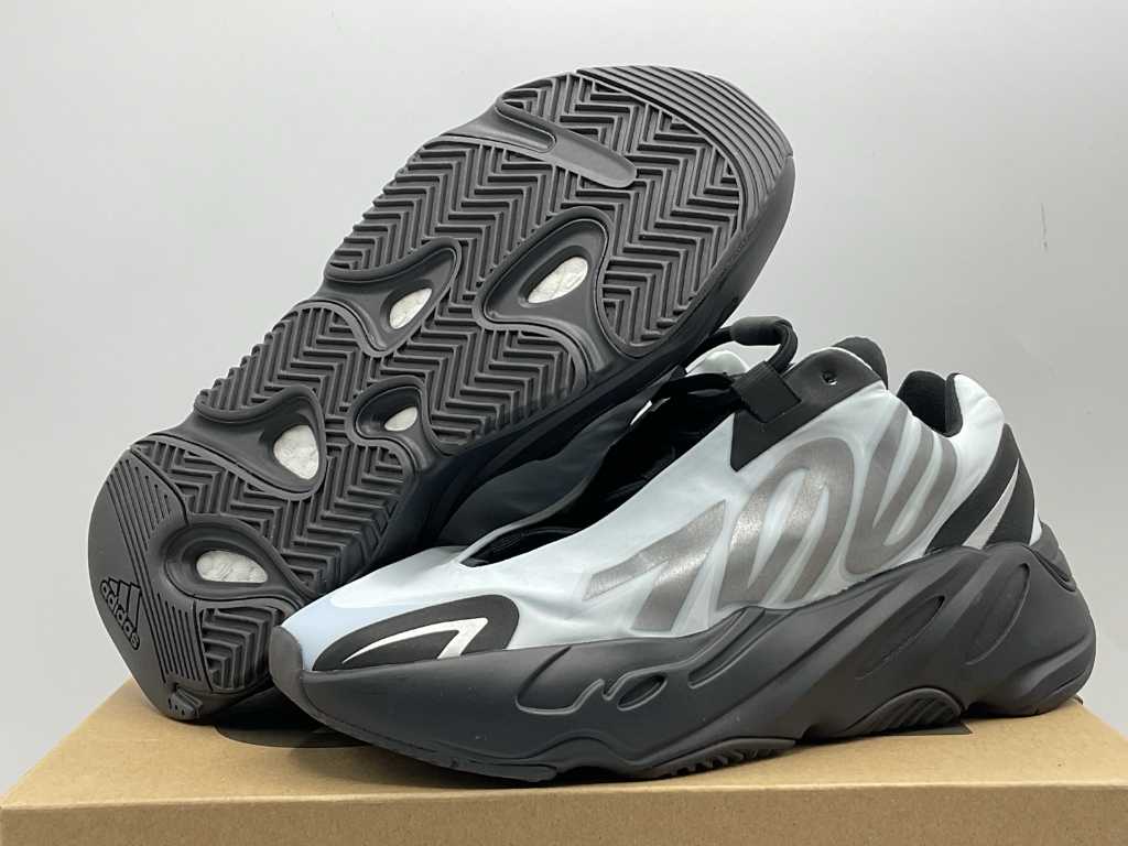 Adidas Yeezy Boost 700 MNVN Blue Tint Sneakers 38
