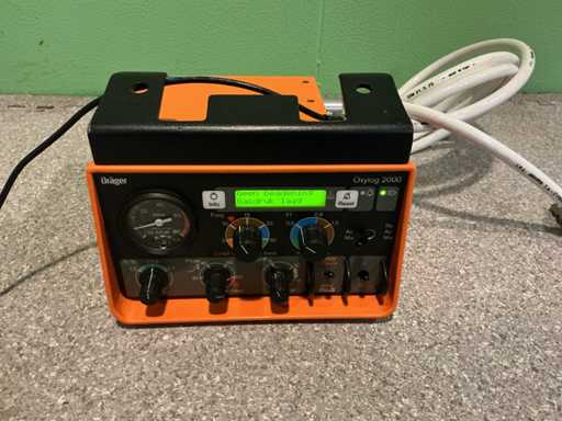 Ventilator de urgen?? Dräger Oxylog 2000 cu surs? de alimentare ?i furtun