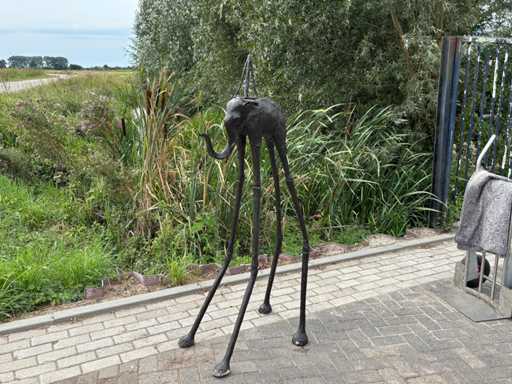 Elefant abstract din bronz