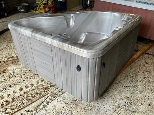 Coast spas Jacuzzi