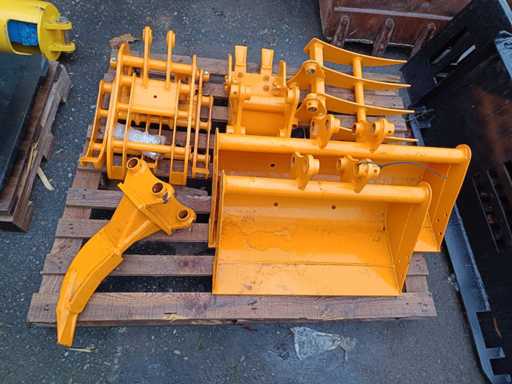 Strickland – Lose aus 3 Eimern, 1 Greifer, Gabel, Kralle