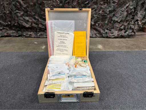 Mixed lot of car first aid bags from(DIN 13164) – 27 pieces, used/mixed