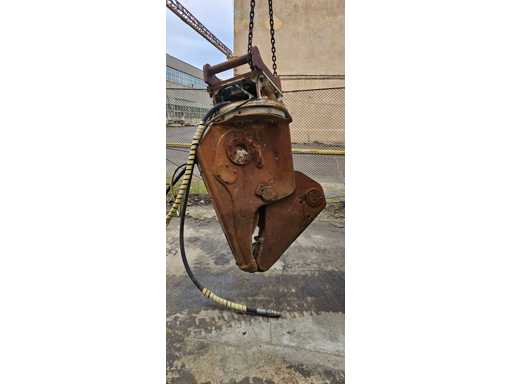   Hydraulic demolition shear / pulverizer attachment