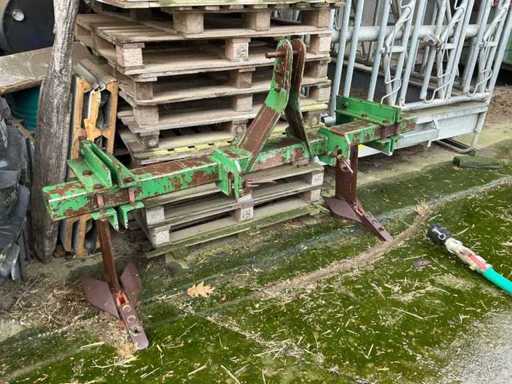 Aratro di marca sconosciuta