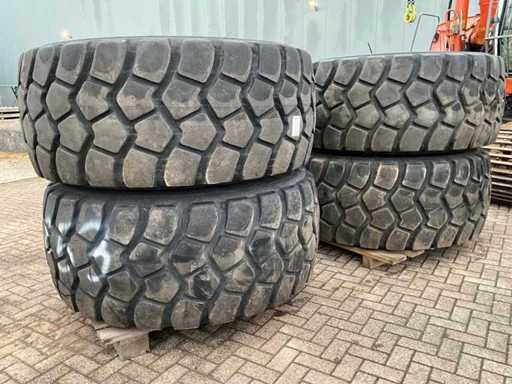 Triangle TB5985 29.5R25 Industriereifen mit Felge (4x)