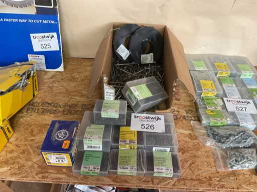 Charge von Befestigungselementen