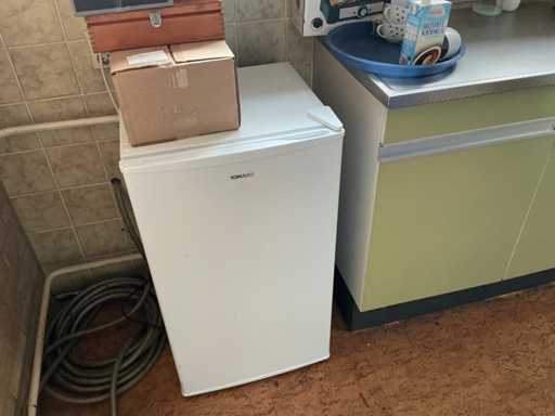 Various kitchen utensils