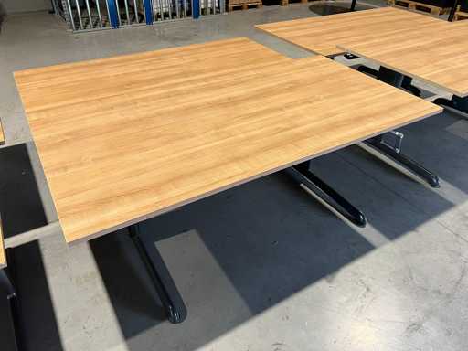 Ahrend - in hoogte verstelbaar - Desk