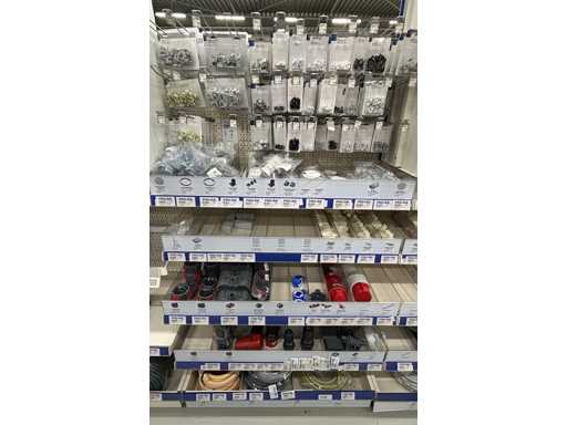 Série de divers matériaux d’installation et de commutation