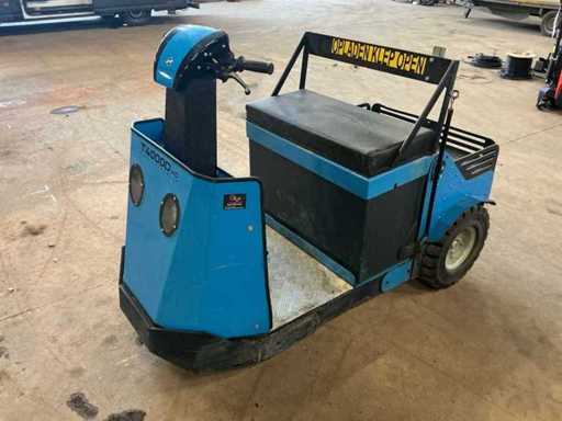 Tracteur industriel MP T4000 2016