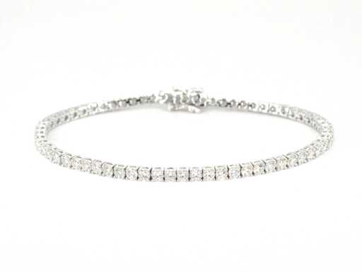 Weißgoldenes Tennisarmband mit 5,00 Karat Diamanten