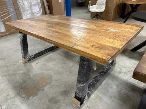 mango recht 200x100 met trapezium poot 