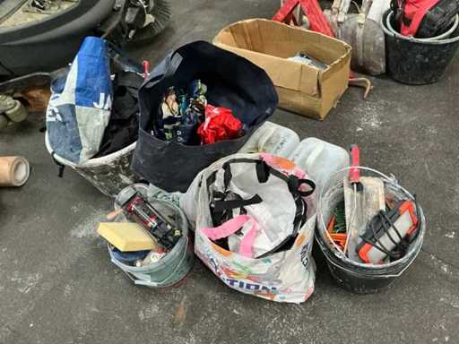 Lot de diverse echipamente pentru antreprenori