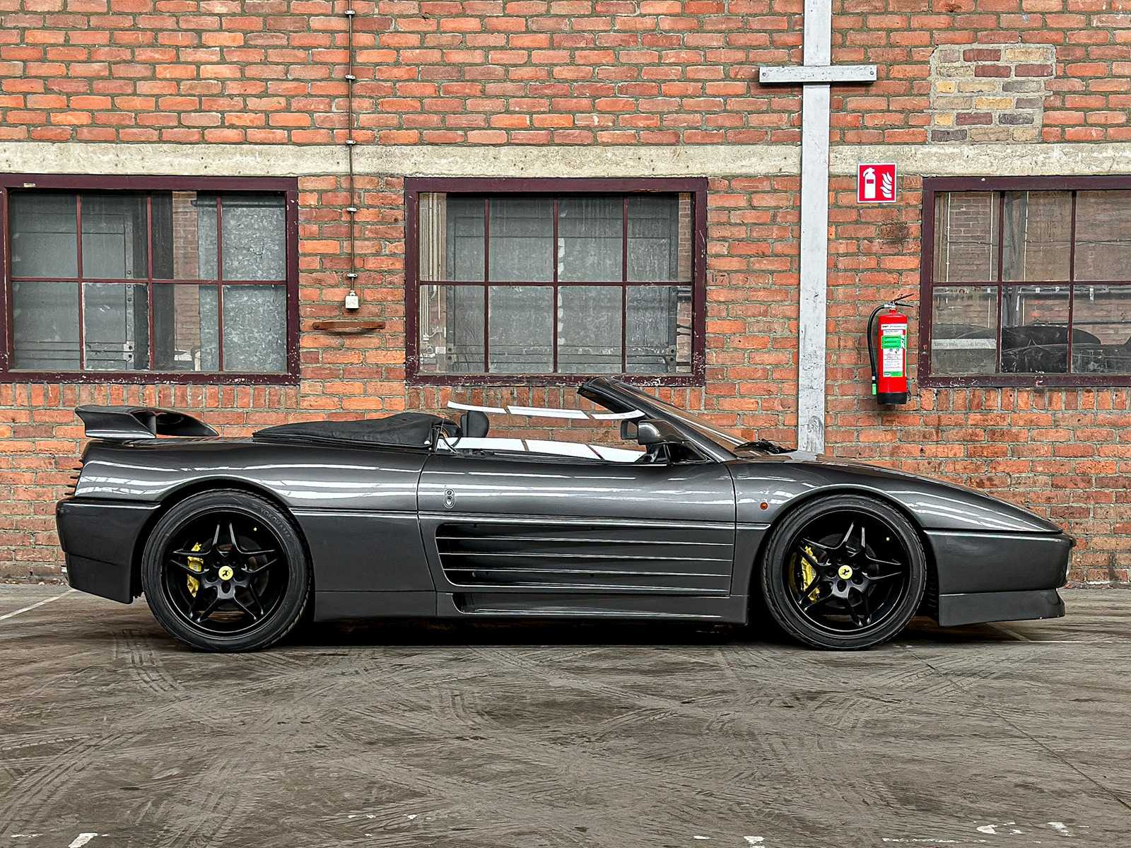 Ferrari 348 spider 3.4 V8 320pk 1993 (33.000 KM) Youngtimer
