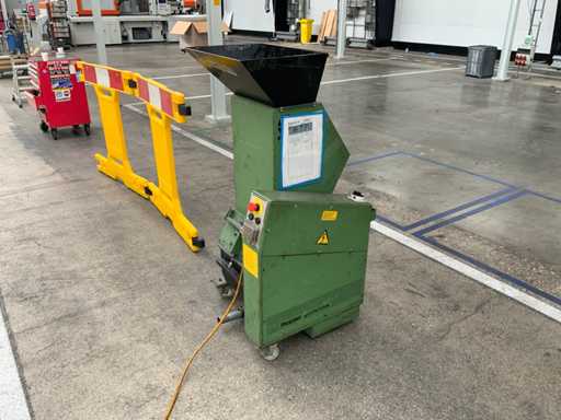 1995 Rapid 1535-V Broyeur de granulés