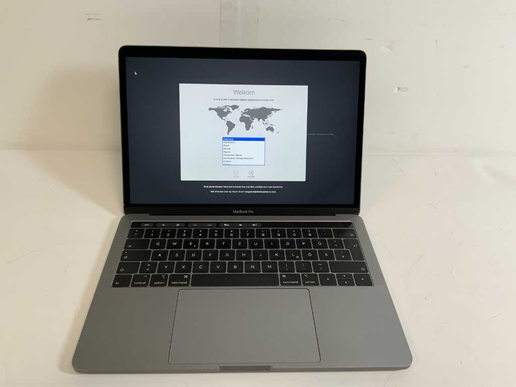 Apple MacBook Pro 13.3", Core(TM) i5 8a generazione, 8 GB di RAM, laptop NVMe da 251 GB