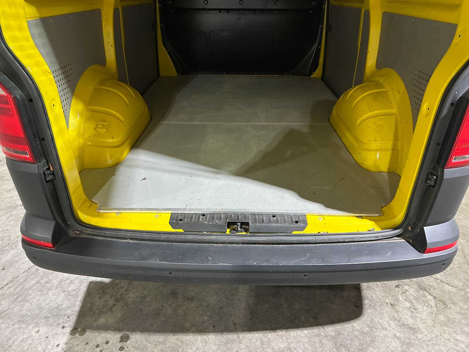 Volkswagen Transporter 2.0 TDI 148pk 2019 Bedrijfswagen, V-57-NBF