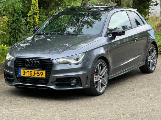 Audi - 2011 - A1 - 1.4 TFSI S edition - Samochód