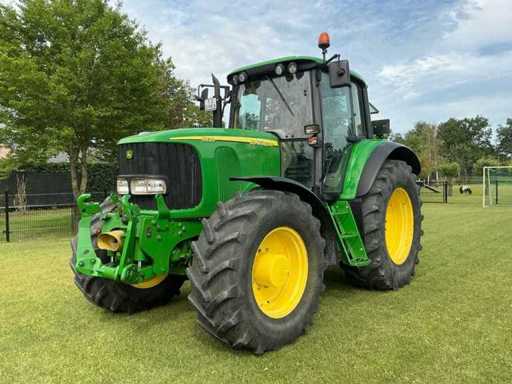 Tractor agricol John Deere 6820 cu tracțiune integrală din 2006