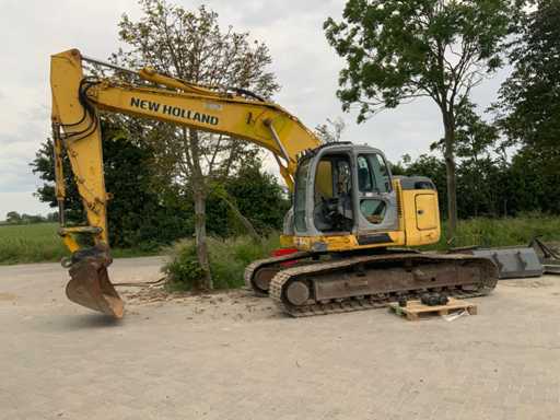 2008 New Holland / Kobelco E225BSR Raupenbagger