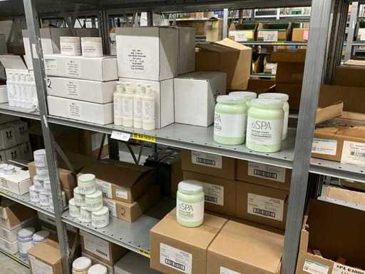 Verschiedene Körperpflegeprodukte von BCL Spa