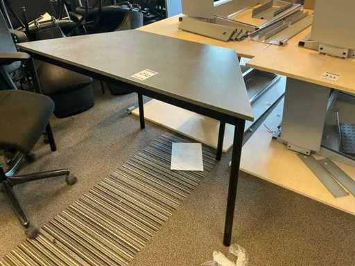 Table de la cantine