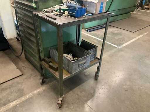 Table de chevet/chariot de travail en métal (2x)