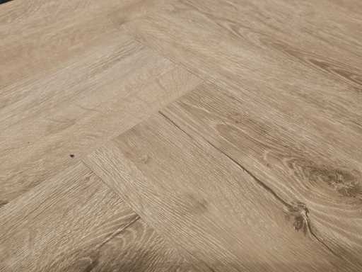 8 m² PVC-Fischgrätklick – 600 x 150 x 5 mm
