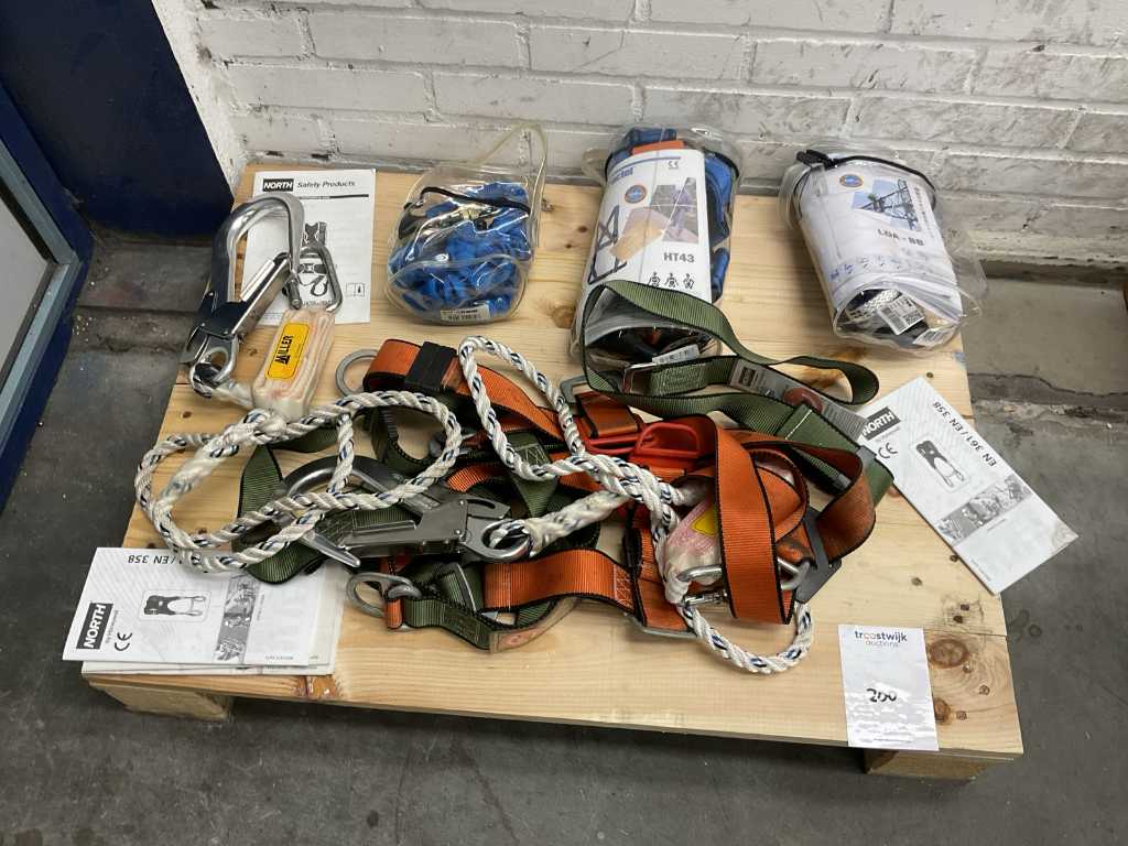 Batch of miscellaneous fall protection