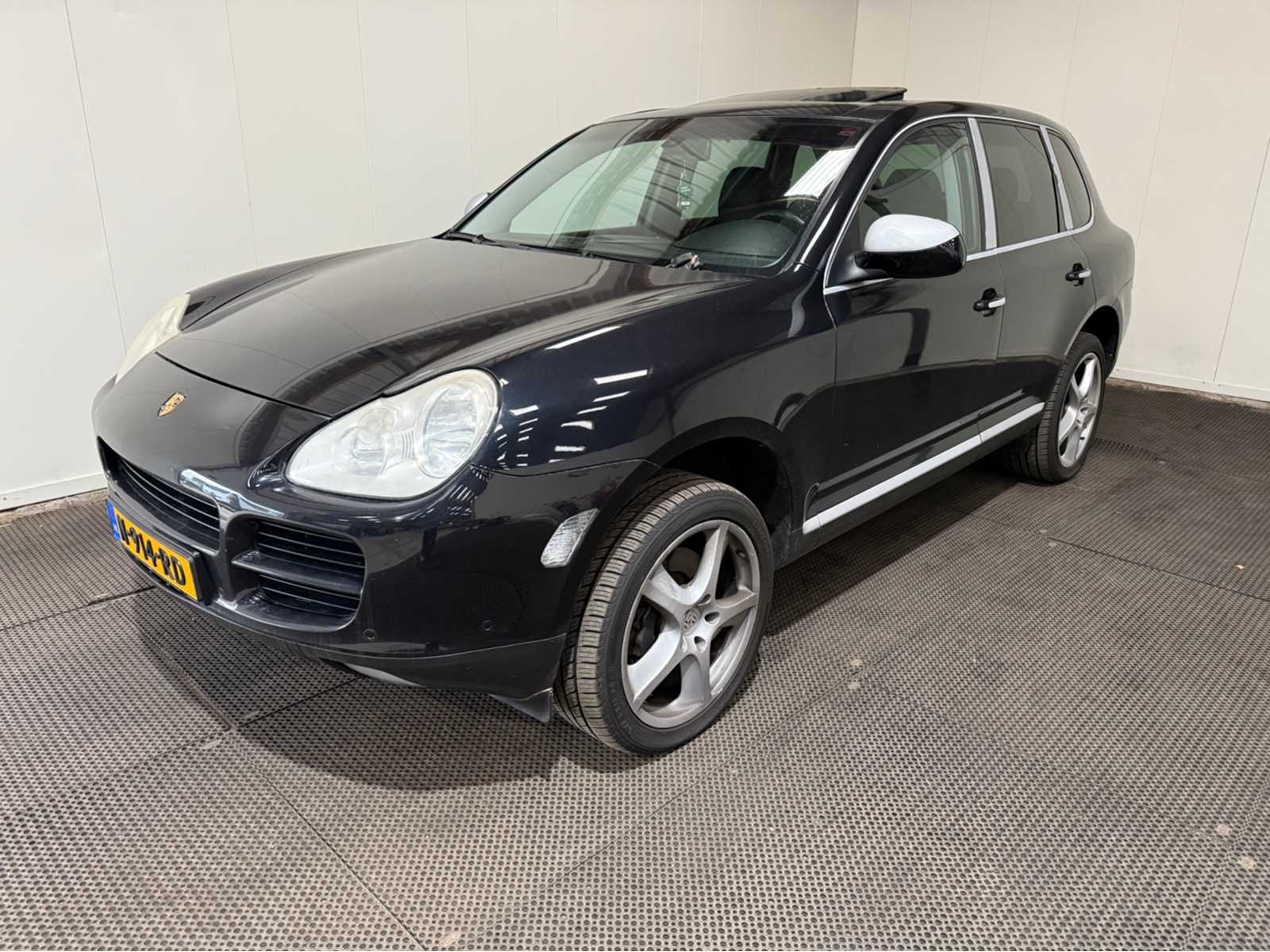 Porsche – Cayenne – 4.5 340 hp – Passenger car – 2003