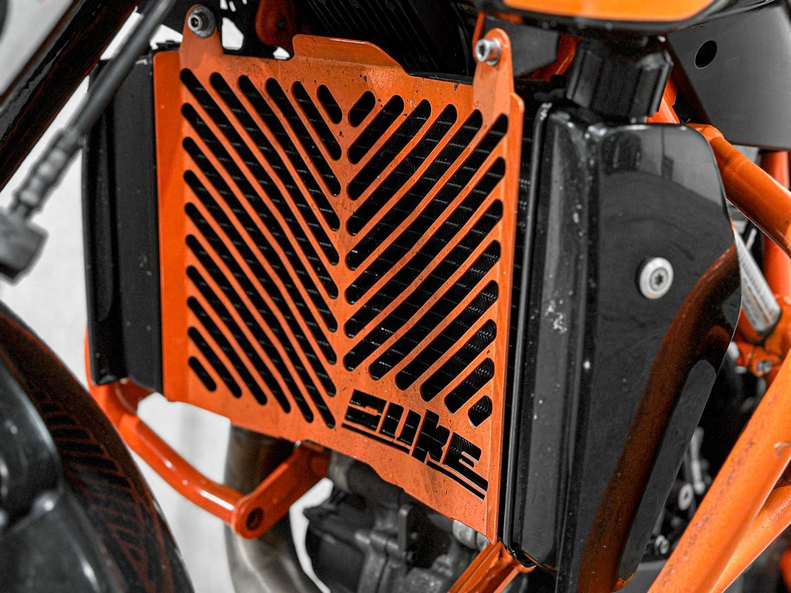 KTM 690 Duke R ABS 693cc 2017 -AKRAPOVIC-, 49-MV-LZ